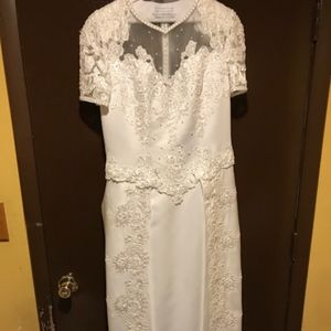 ELEGANT GLORIA VANDERBILT SCALLOPED HEM WEDDING DR